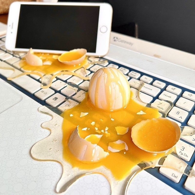 Broken Egg Cell Phone Holder S - Home Office Tech Gadgets 评论和价格