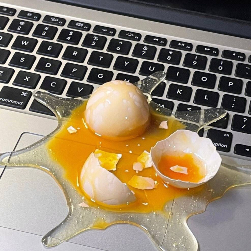Broken Egg Cell Phone Holder S - Home Office Tech Gadgets 评论和价格